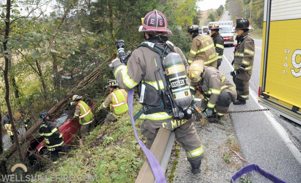 10/26/18 - MVA with entrapment on Alpine Road. Photos by Curt Werner